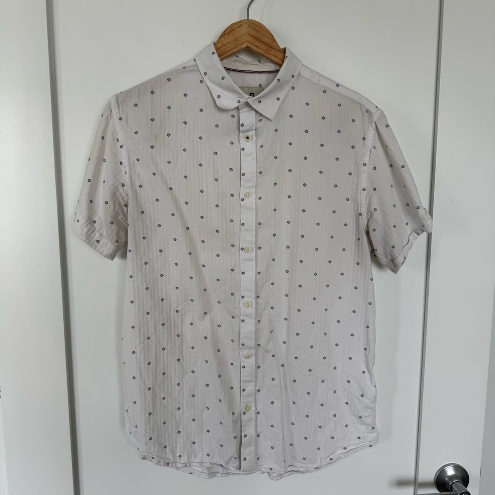 Steel and Jelly | Casual White and Blue Short Sleeve Button Down Shirt